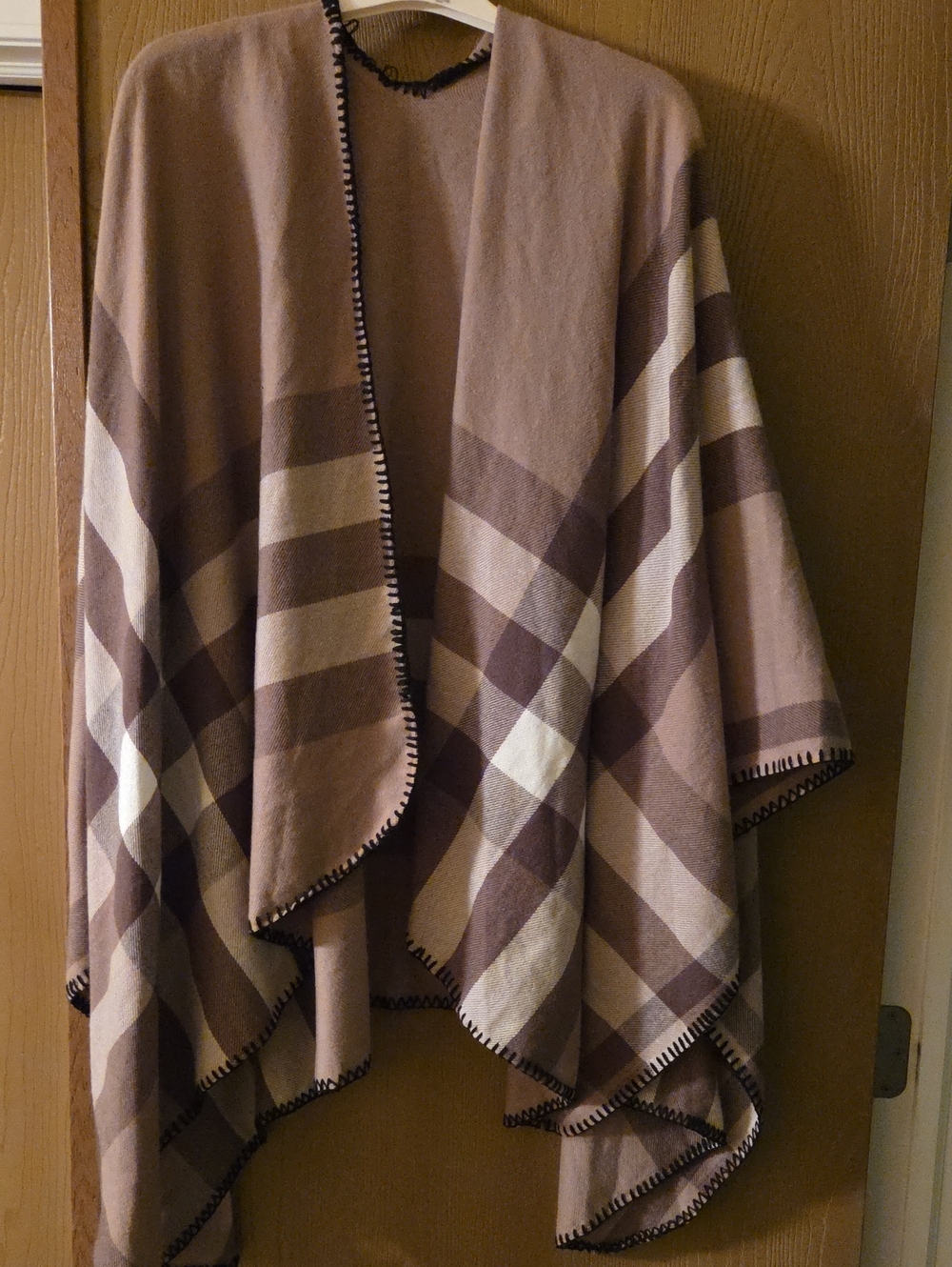 Women’s NWT Taupe, Brown & Cream Plaid Open-Front Cape Poncho